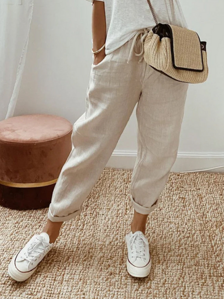 Levoire | Pantalon De Costume Pour Femmes À La Coupe Élégante Beige