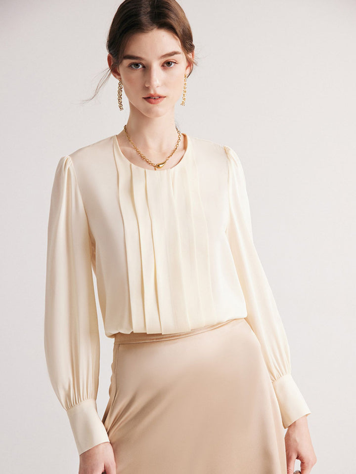 Blouse en Soie Col Rond avec Volants sur le Buste Blanc Cassé