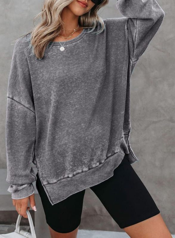 Levoire | Femmes Col rond Ouvert Manches longues fente latérale Top en tricot Skumfidus Gris