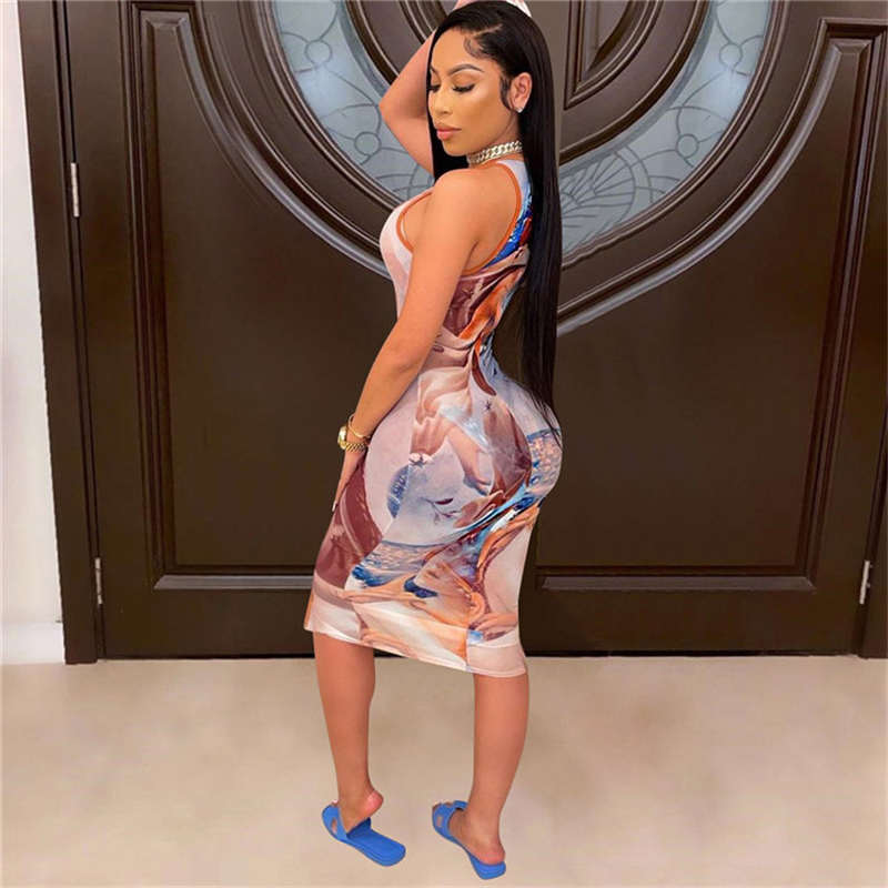 Levoire | et sa robe sexy à l'avant pour la plage