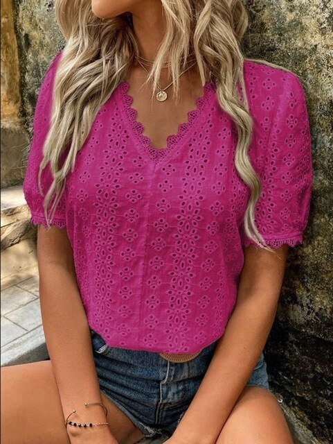 Levoire | Shirt Féminin Léger Avec Design En Dentelle Et Décolleté En V Rosa Rouge