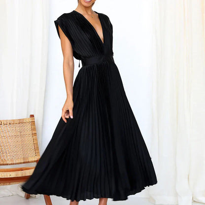 Levoire | Robe Midi Plissée À Décolleté En V Noir (Presque épuisé)