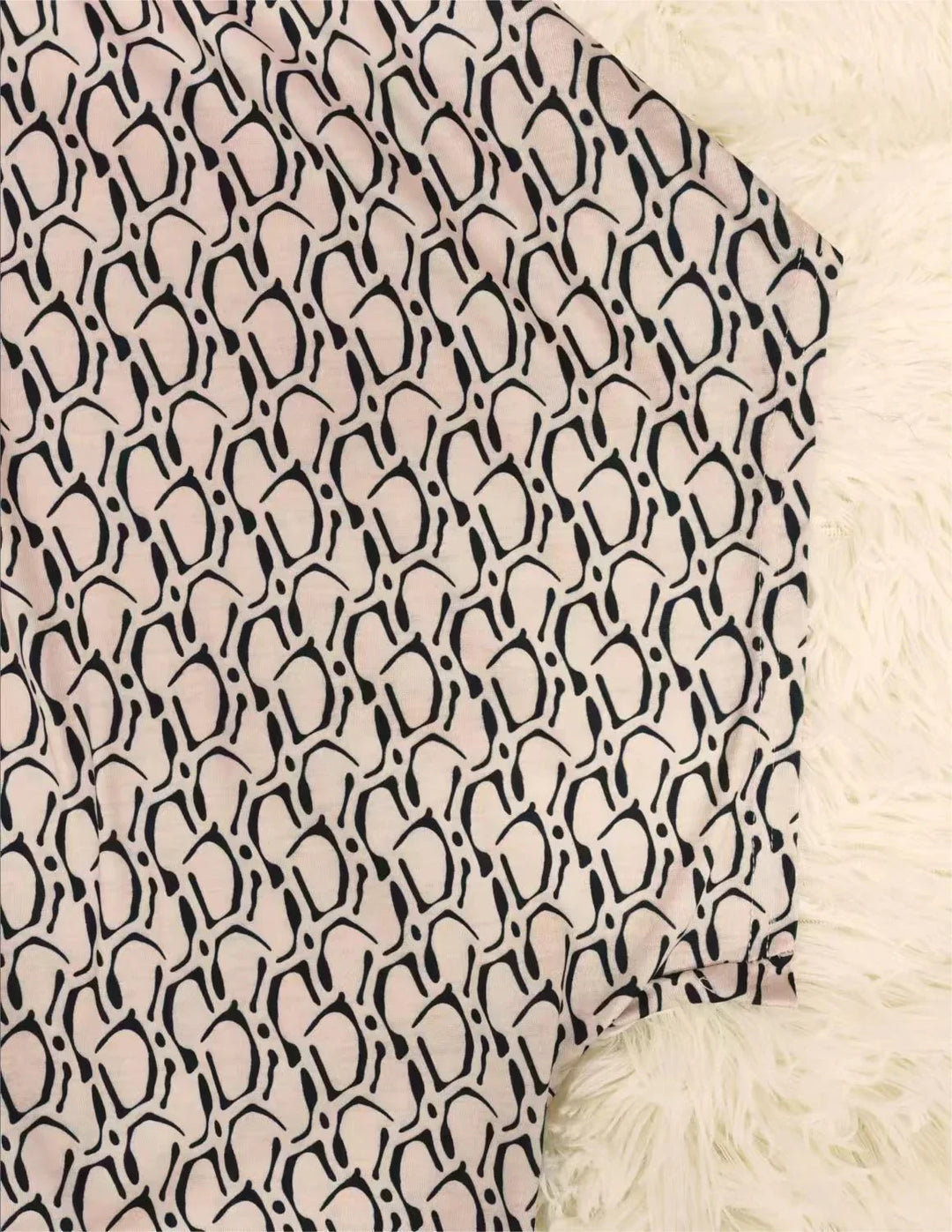 Levoire | Collection T-Shirt Col V Style Col Montant