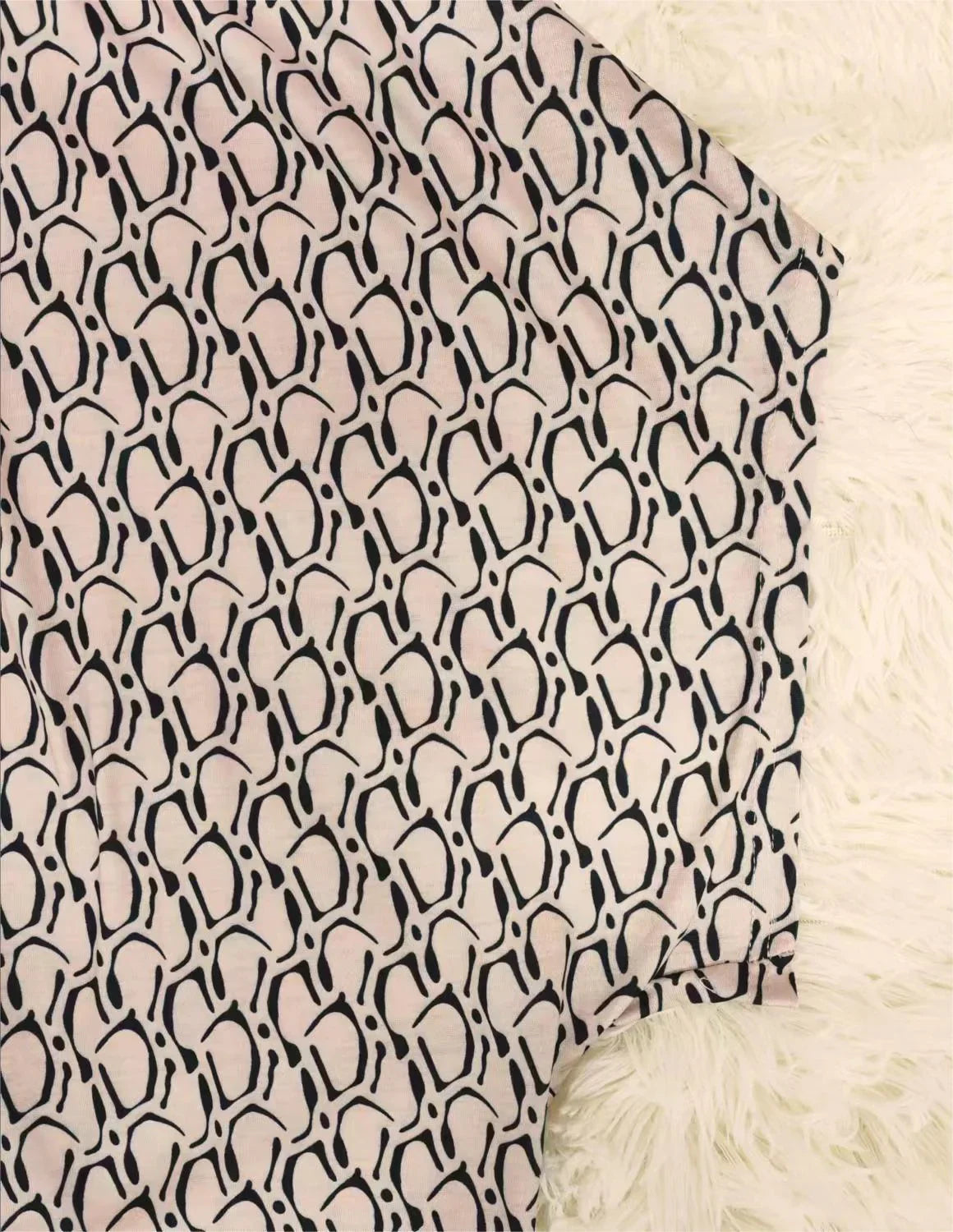 Levoire | Collection T-Shirt Col V Style Col Montant