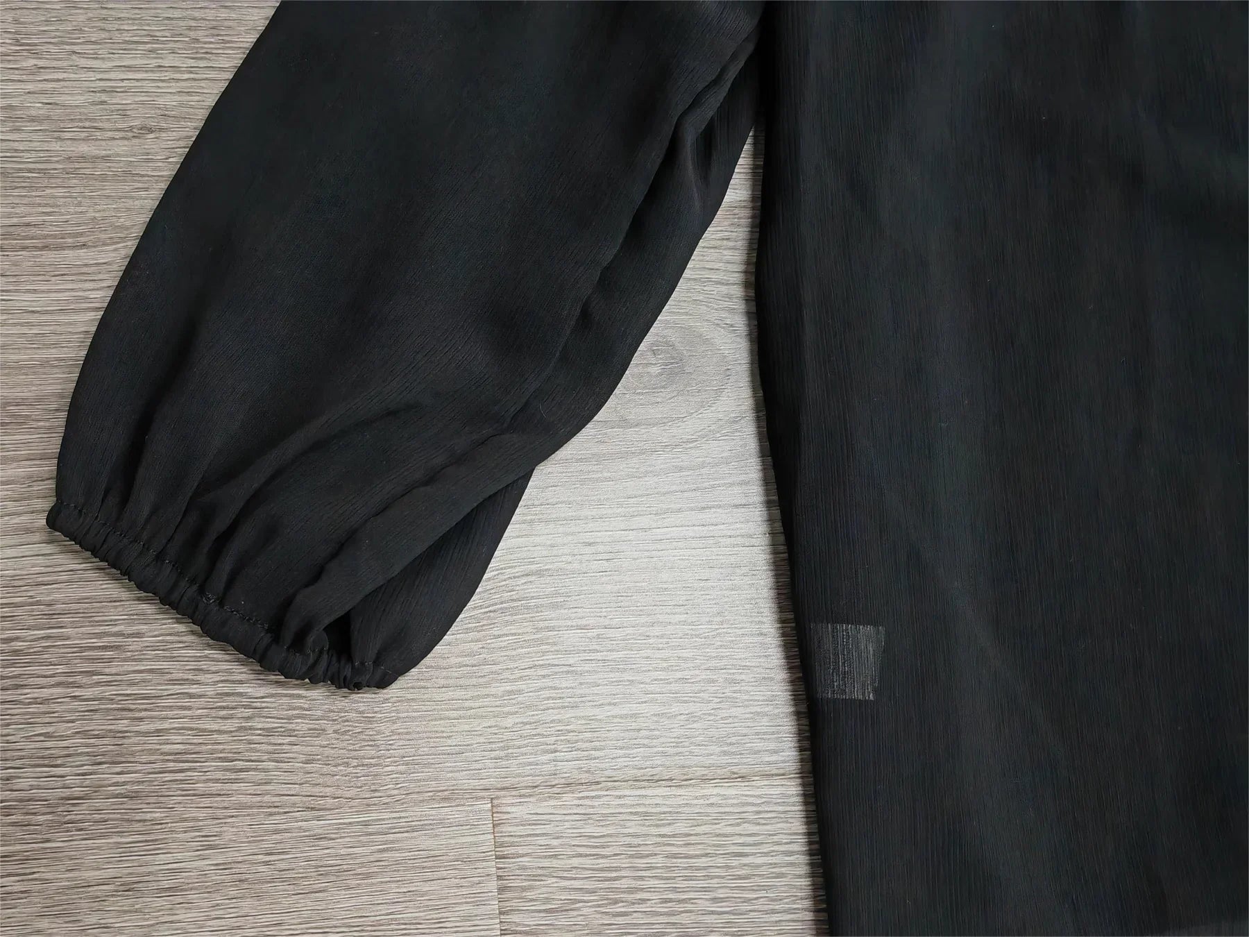 Levoire | Élégante Blouse Avec Décolleté En V