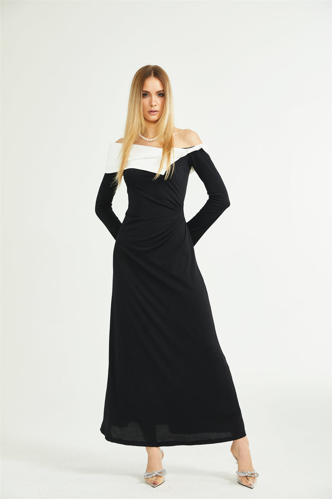 Levoire | Robe Maxi Asymétrique À Manches Longues