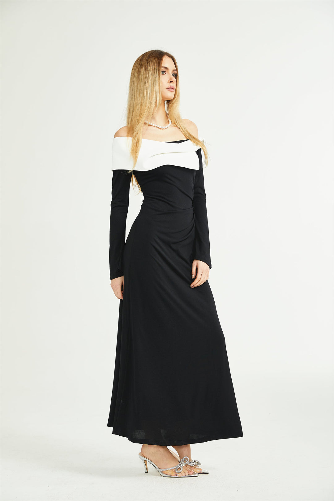 Levoire | Robe Maxi Asymétrique À Manches Longues