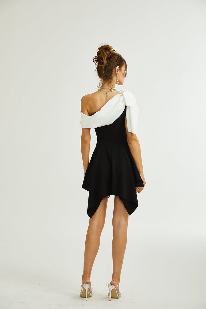 Levoire | Robe Mini Asymétrique