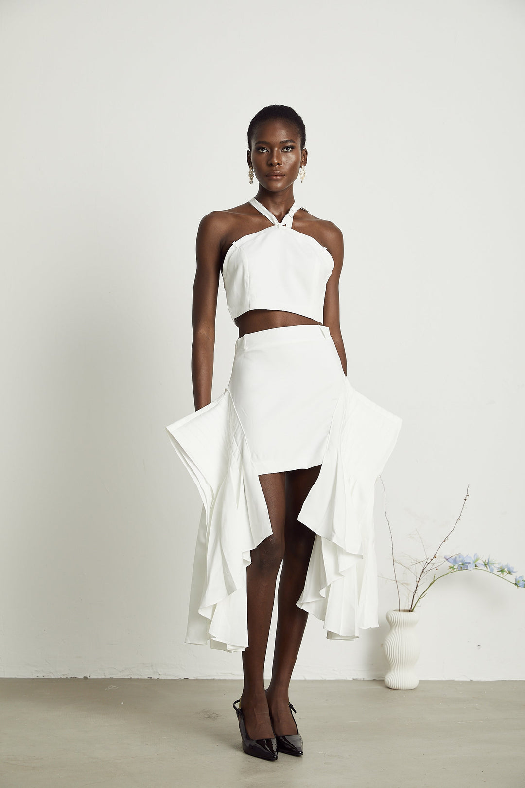 Levoire | Blanc Faux Fleurs Torsadé Crop Top