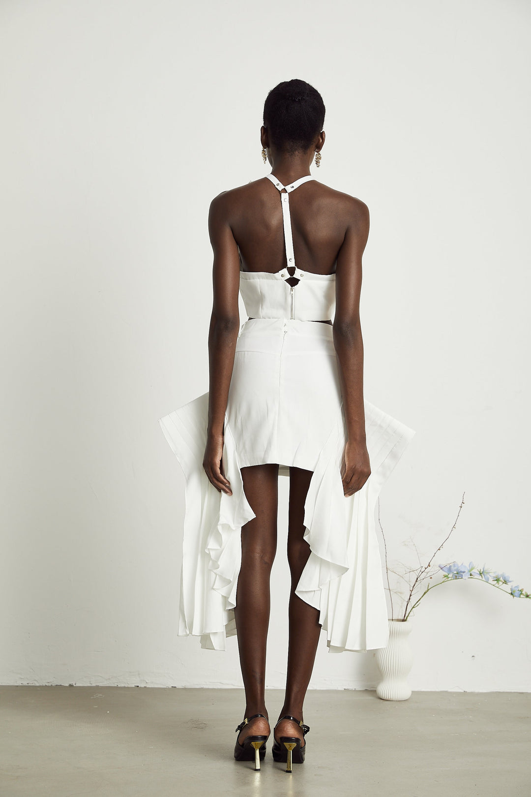 Levoire | Blanc Faux Fleurs Torsadé Crop Top
