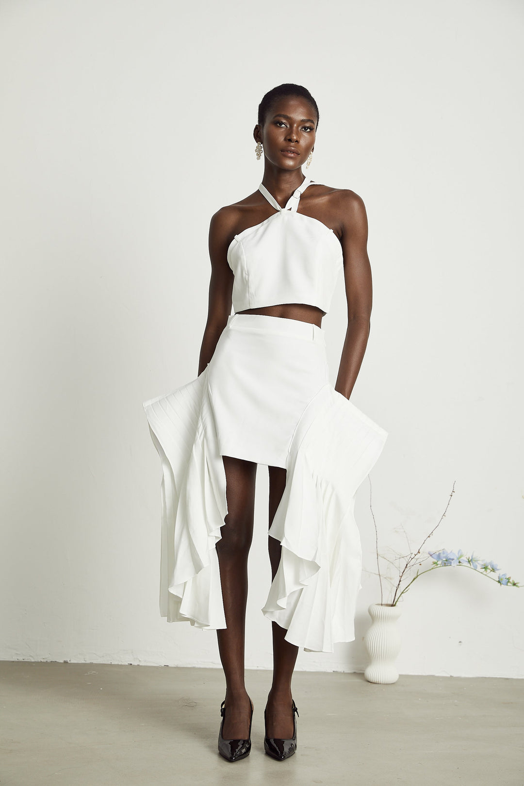 Levoire | Blanc Faux Fleurs Torsadé Crop Top