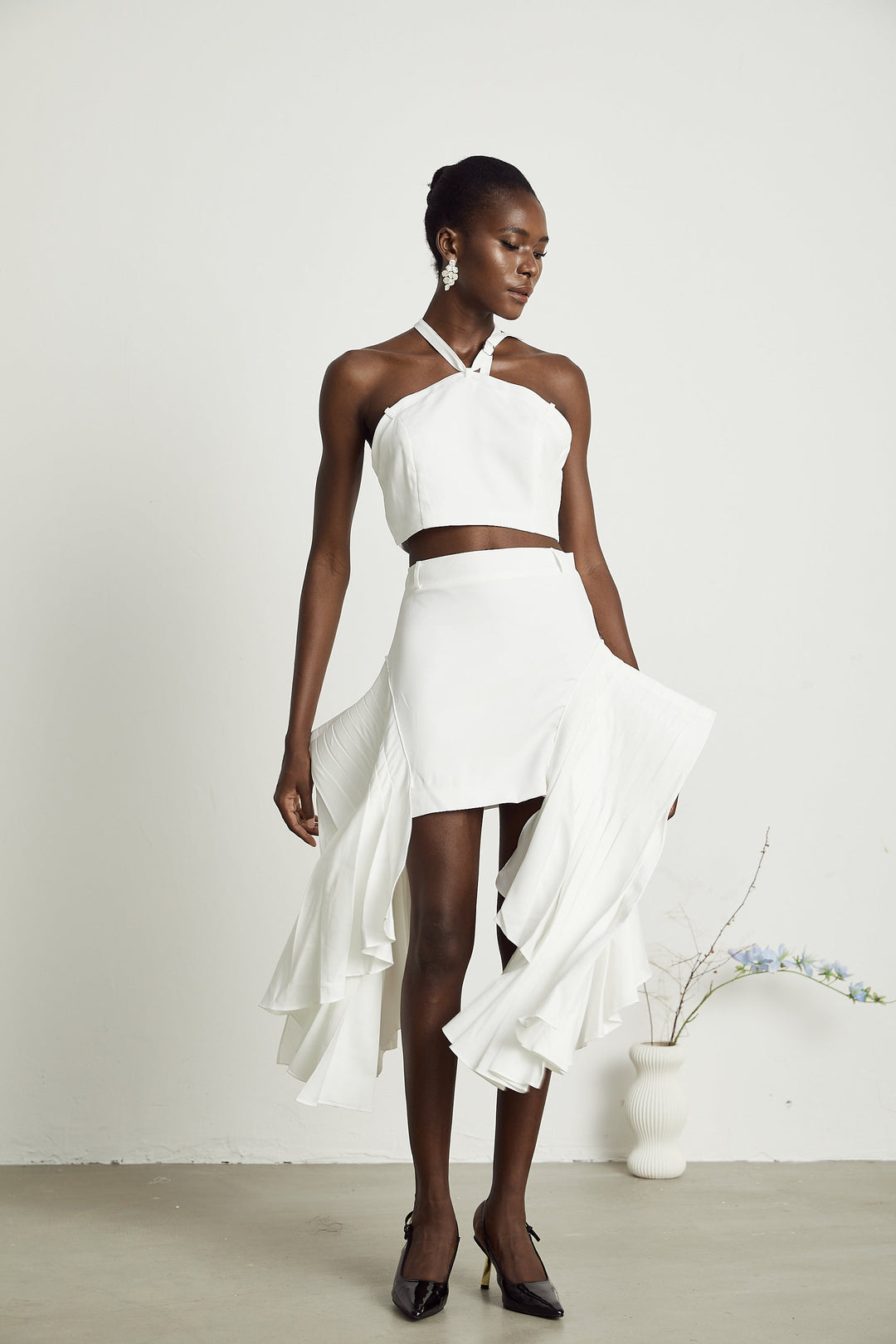 Levoire | Blanc Faux Fleurs Torsadé Crop Top