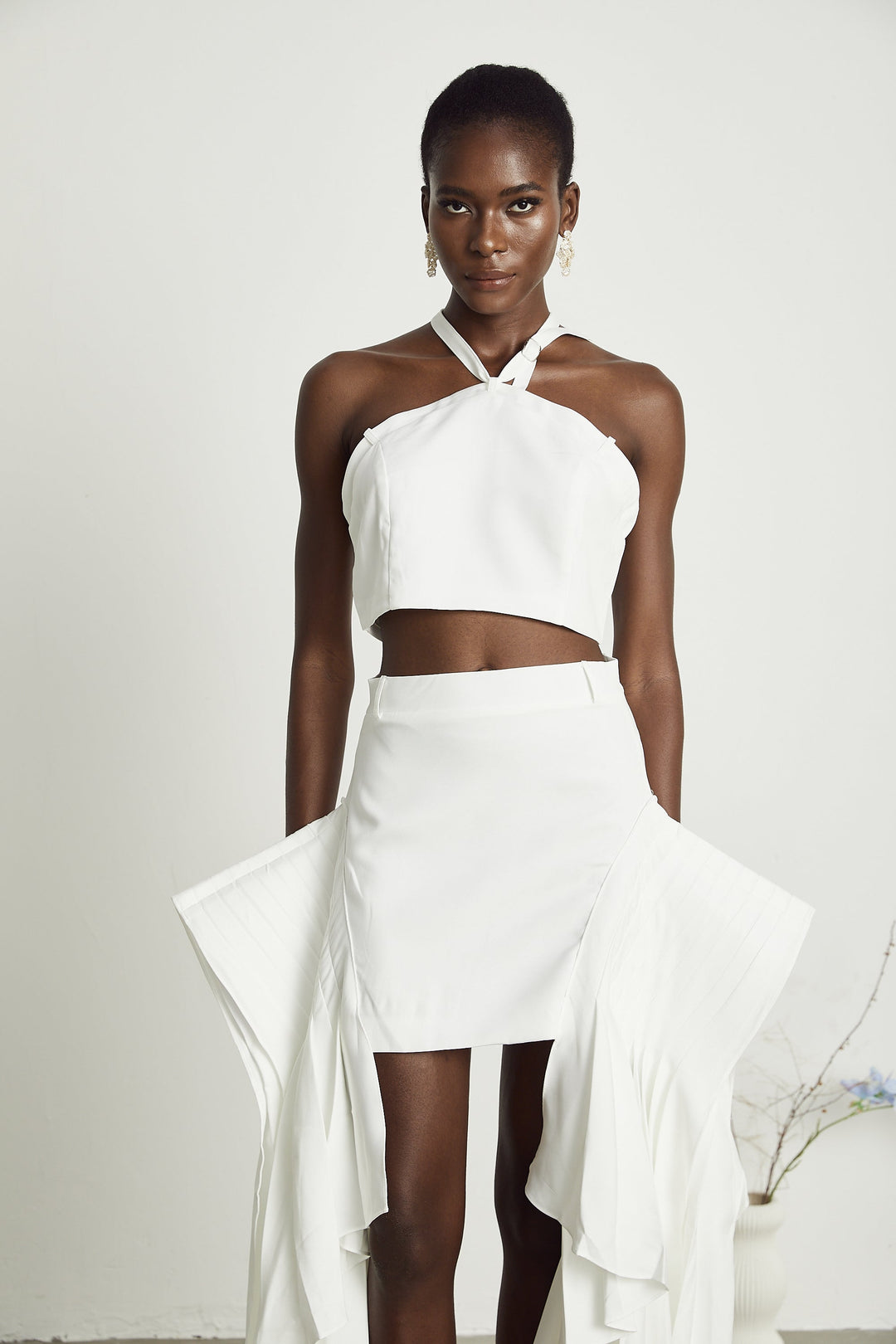 Levoire | Blanc Faux Fleurs Torsadé Crop Top