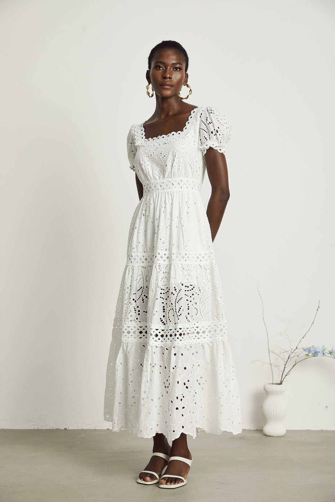 Levoire | Dentelle Découpée Semi Transparent Midi Robe
