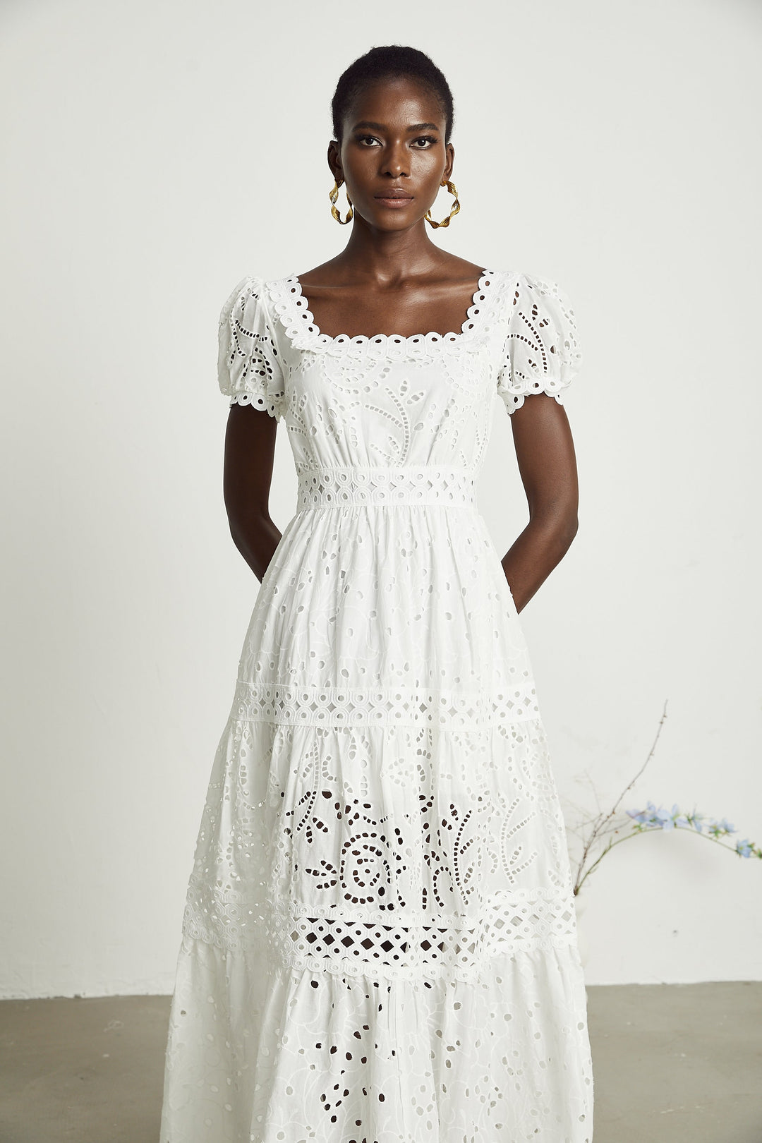 Levoire | Dentelle Découpée Semi Transparent Midi Robe