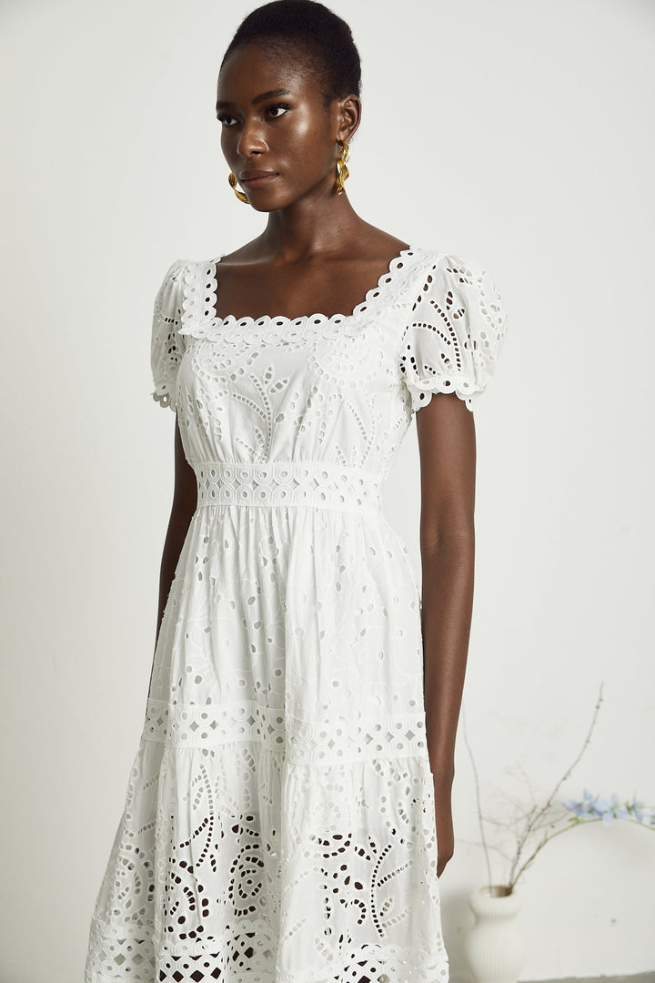 Levoire | Dentelle Découpée Semi Transparent Midi Robe