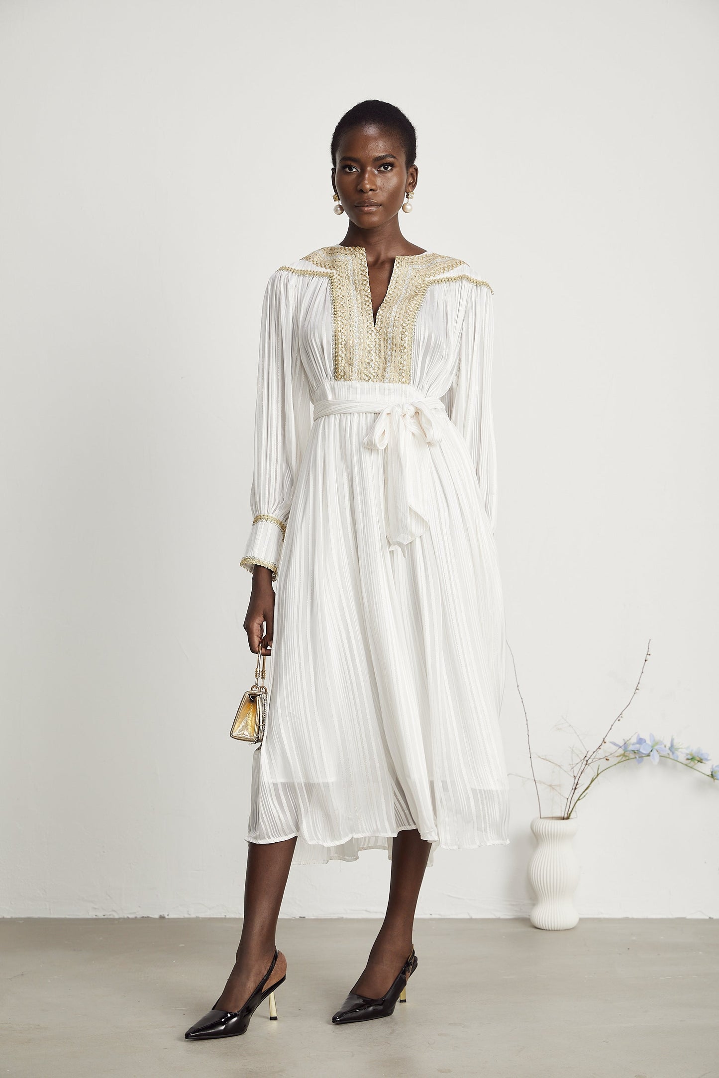 Levoire | Robe Midi Plissée Dorée Angulaire