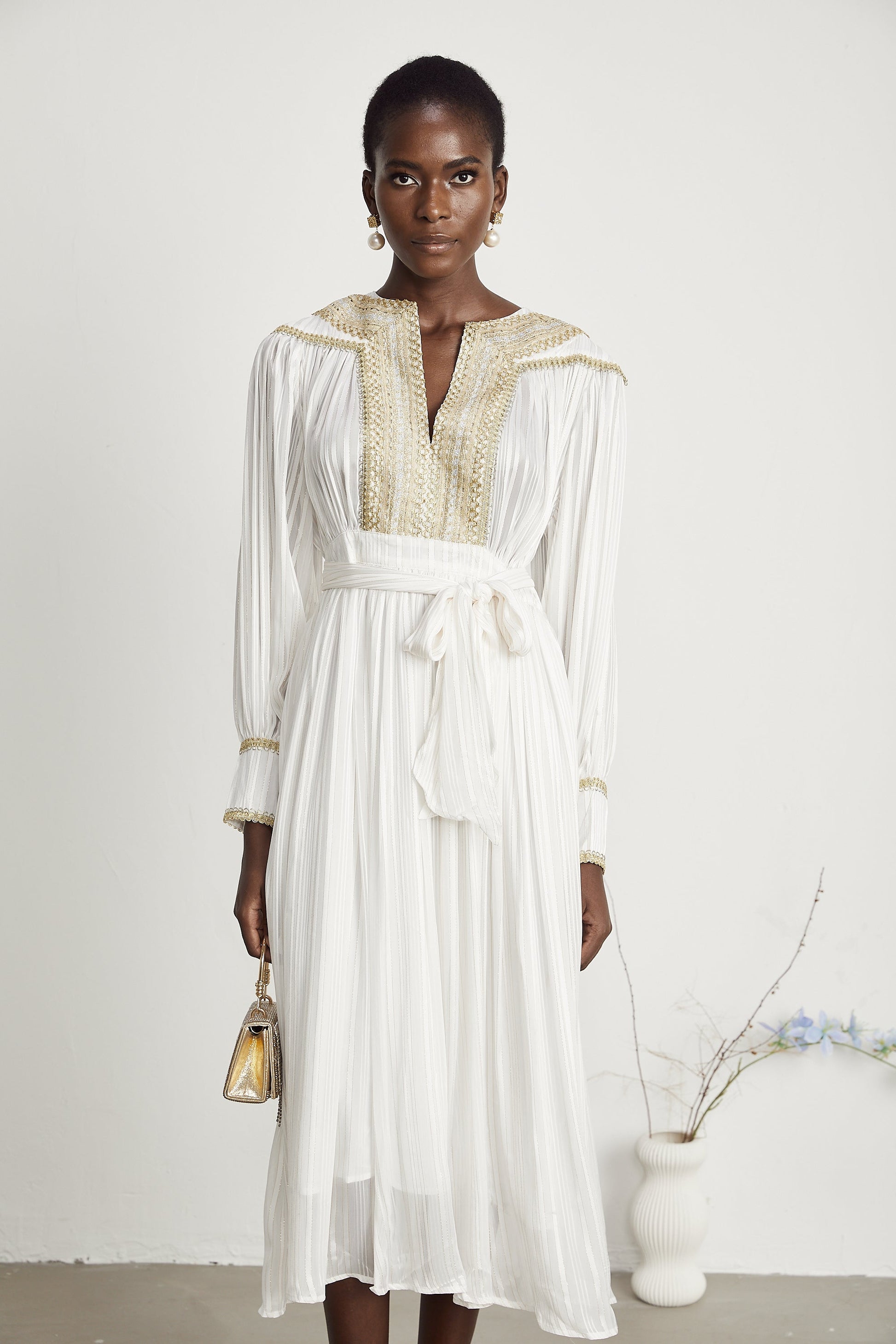 Levoire | Robe Midi Plissée Dorée Angulaire