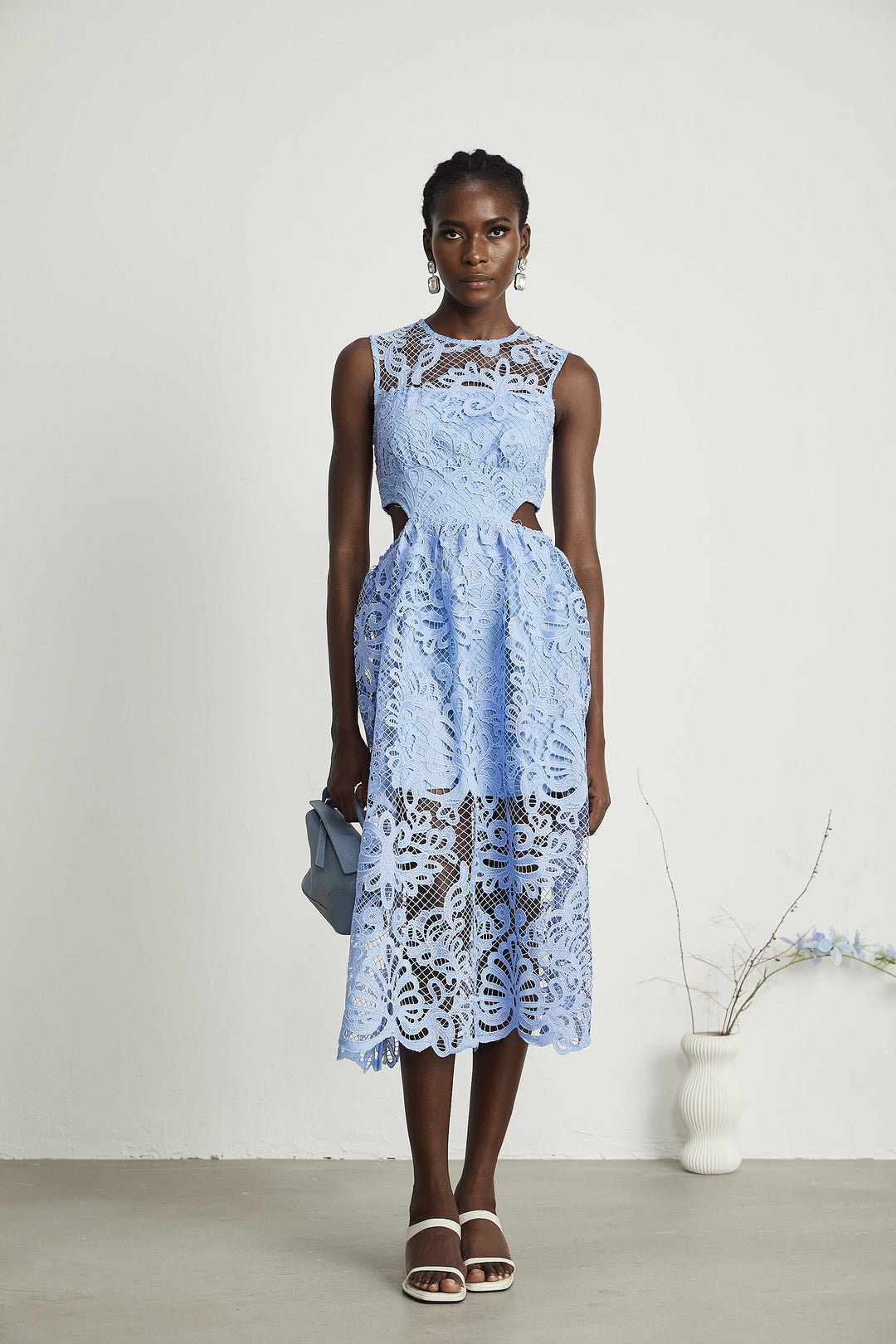 Levoire | Floral Brodé Semi Transparent Midi Robe