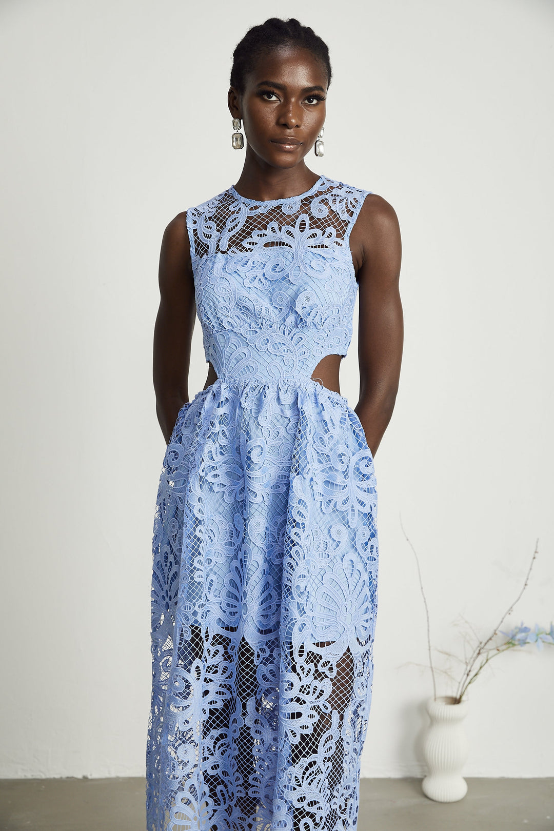Levoire | Floral Brodé Semi Transparent Midi Robe