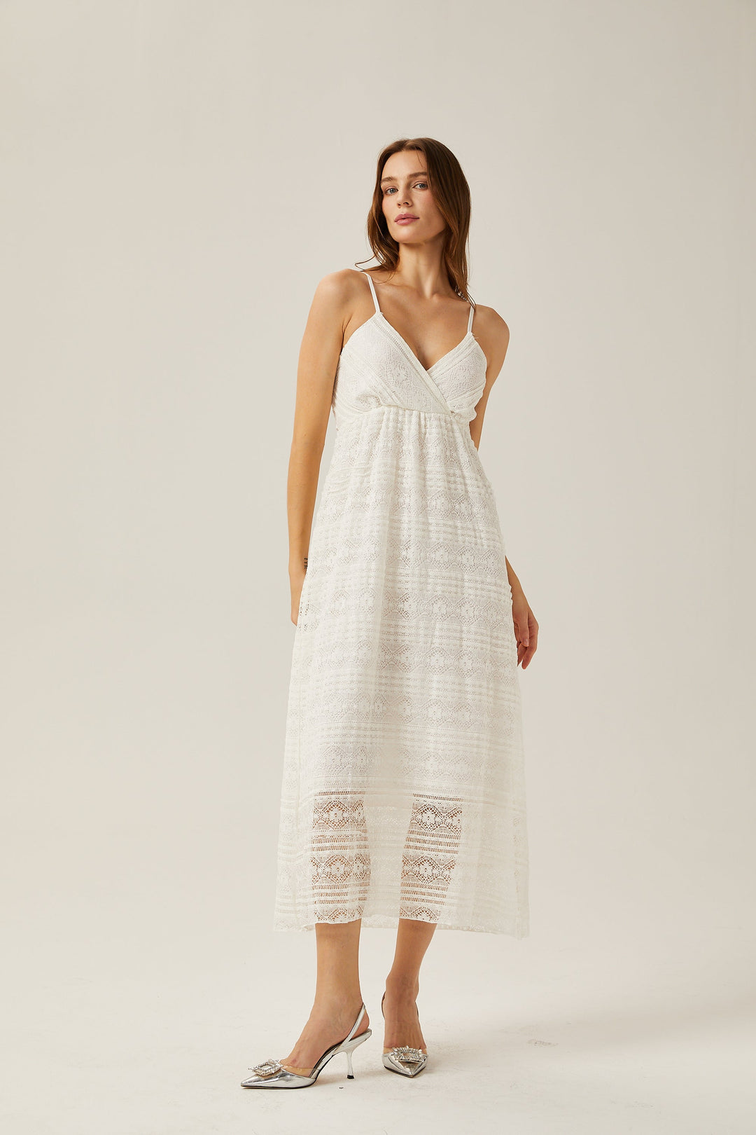 Levoire | Robe Midi Blanche À Encolure En V Découpée