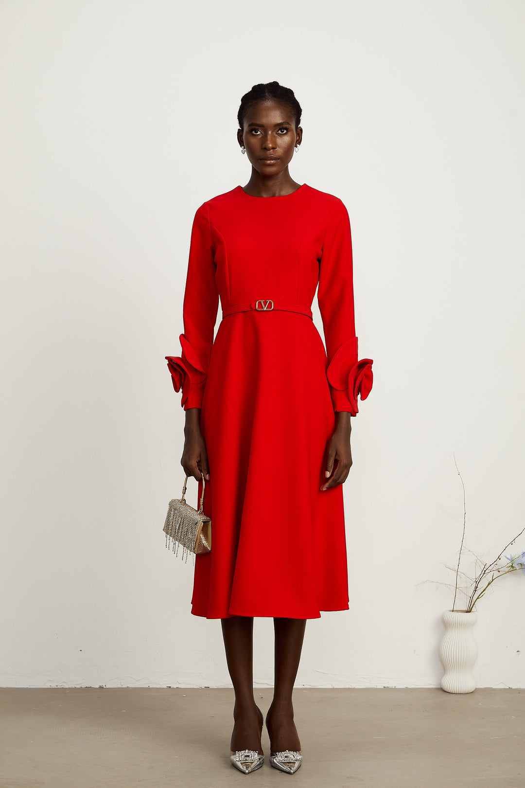 Levoire | Robe Rouge À Manches Longues Avec Décorations Florales