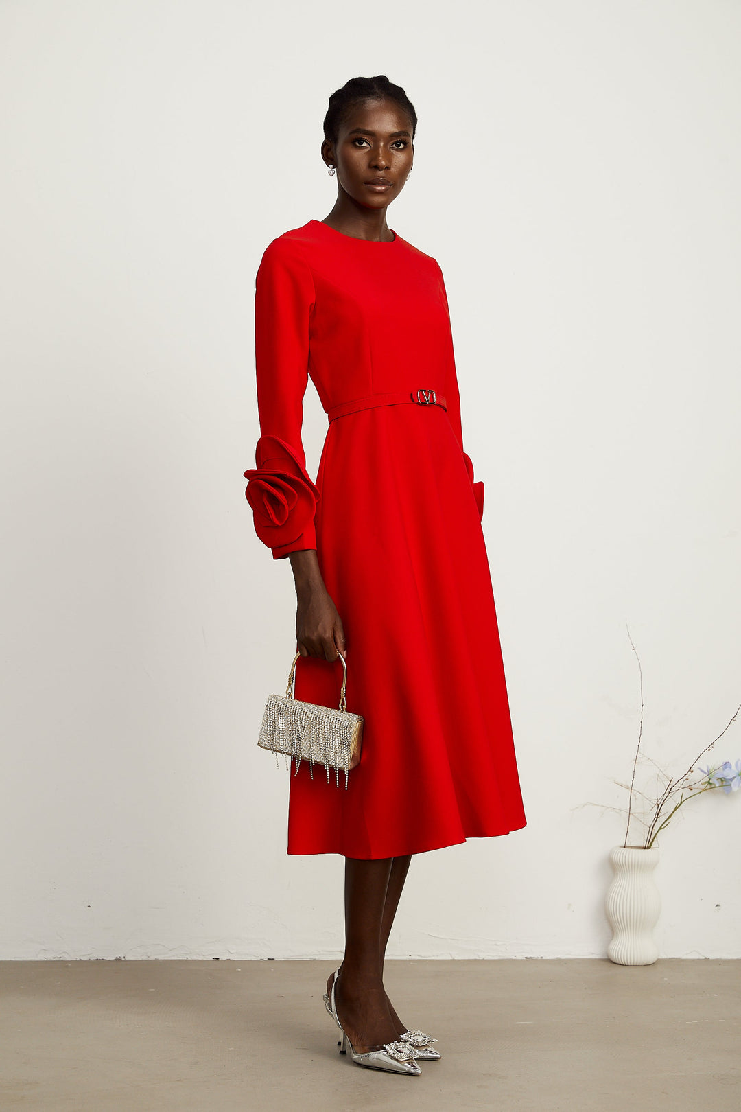 Levoire | Robe Rouge À Manches Longues Avec Décorations Florales
