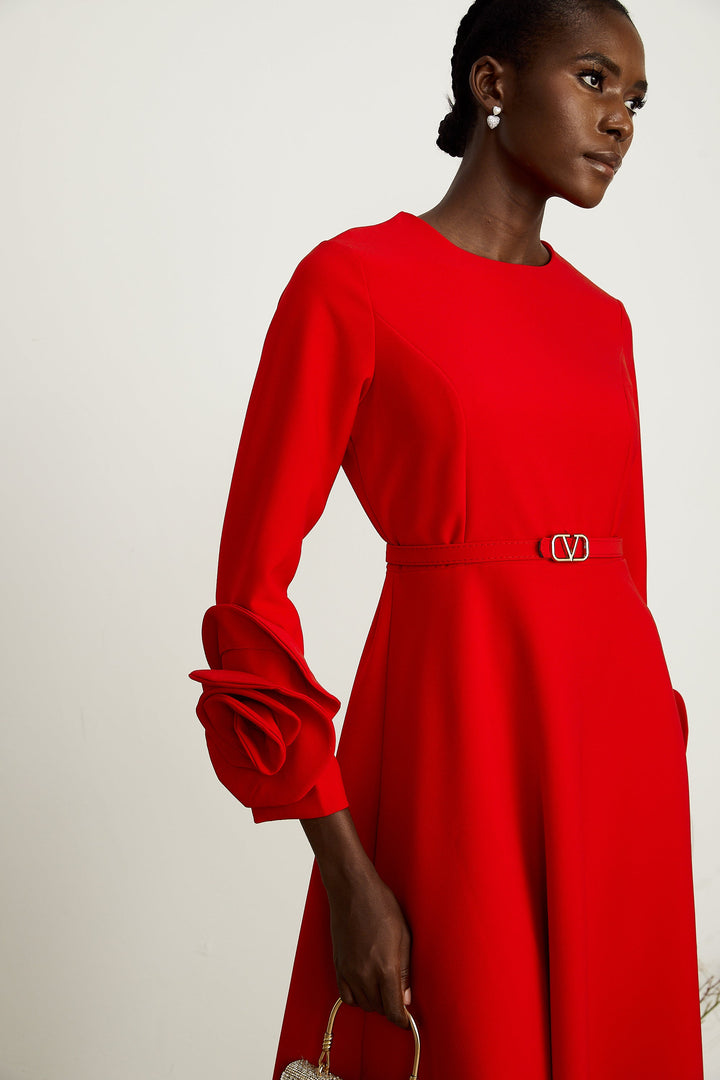 Levoire | Robe Rouge À Manches Longues Avec Décorations Florales