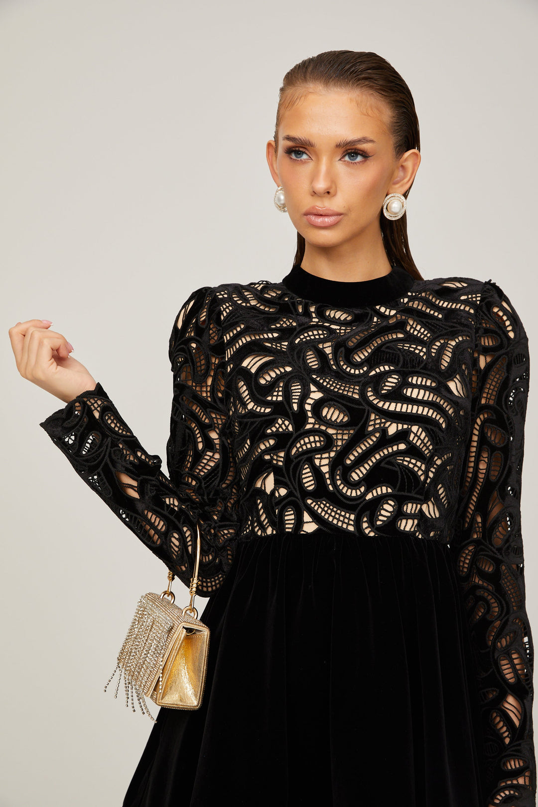 Levoire | Robe Mini En Velours Noir Avec Décolleté