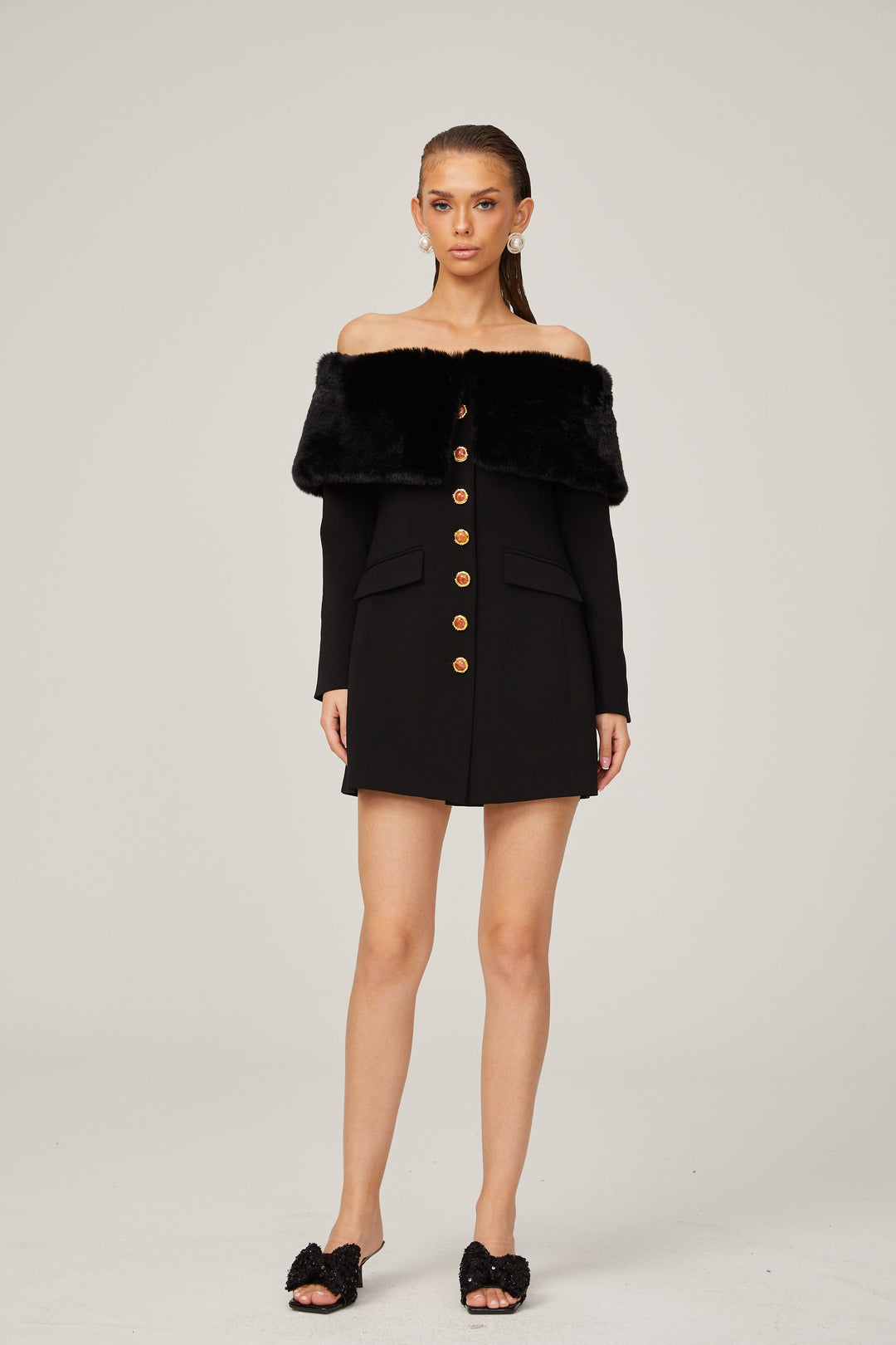 Levoire | Robe Mini Noire Off Shoulder Avec Fausse Fourrure