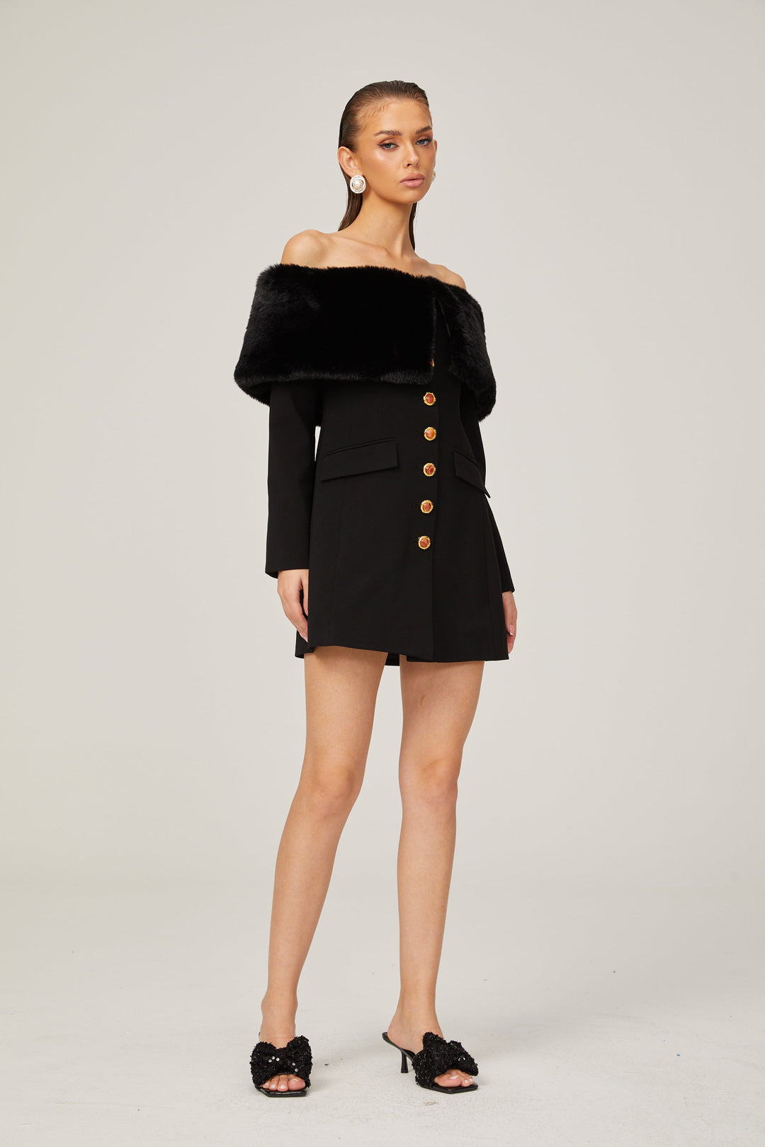 Levoire | Robe Mini Noire Off Shoulder Avec Fausse Fourrure