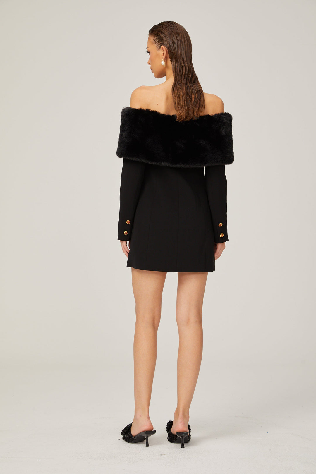 Levoire | Robe Mini Noire Off Shoulder Avec Fausse Fourrure