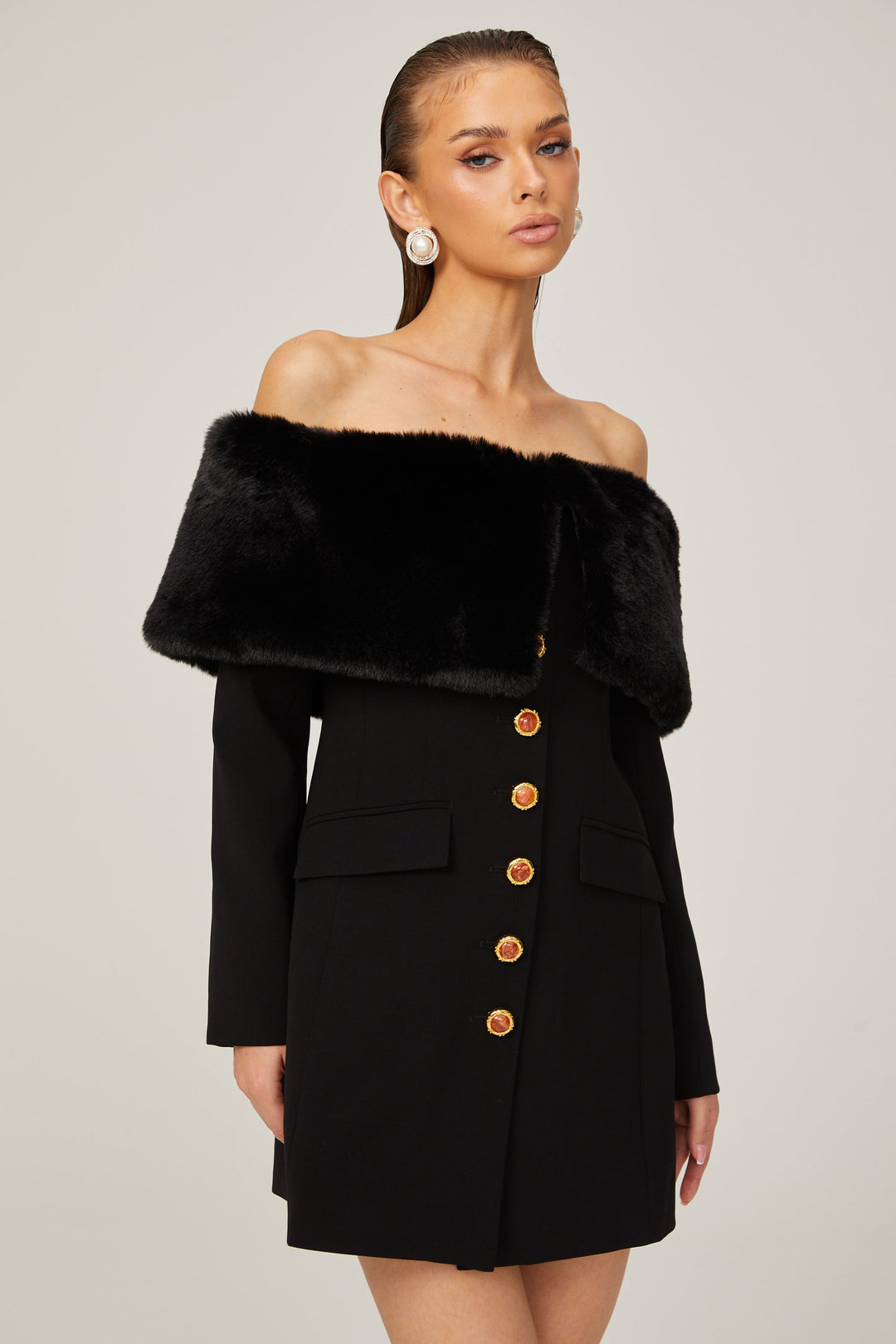 Levoire | Robe Mini Noire Off Shoulder Avec Fausse Fourrure