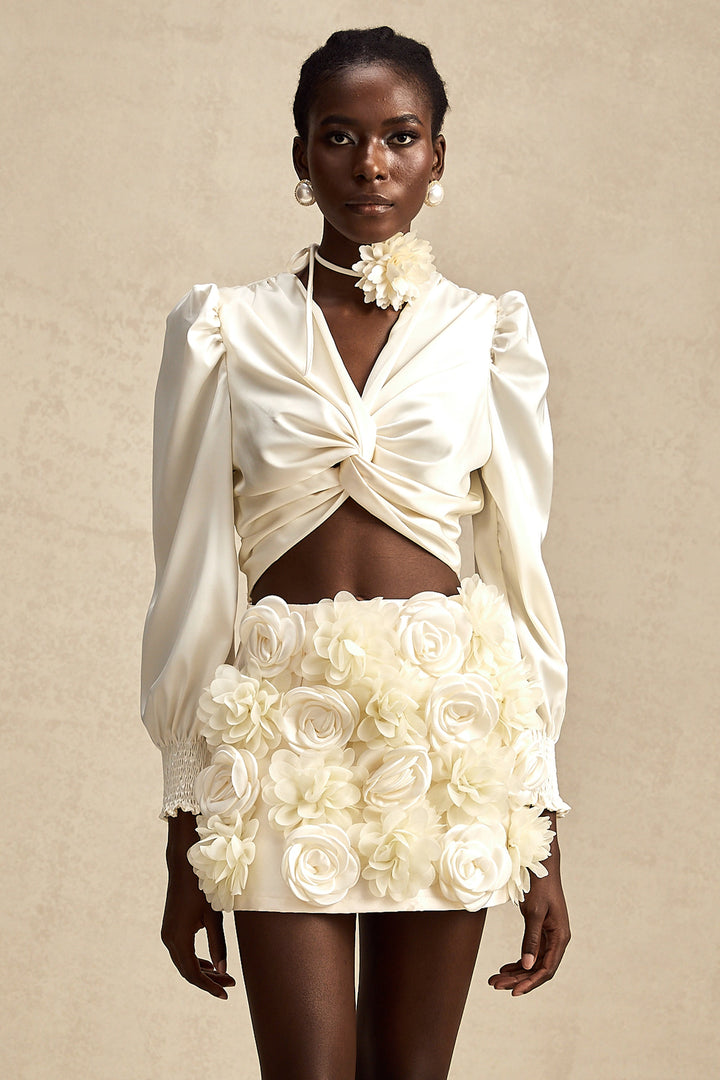 Levoire | Blanc Faux Fleurs Torsadé Crop Top