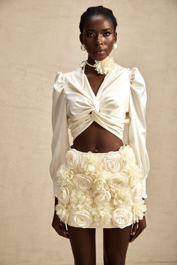 Levoire | Blanc Faux Fleurs Torsadé Crop Top