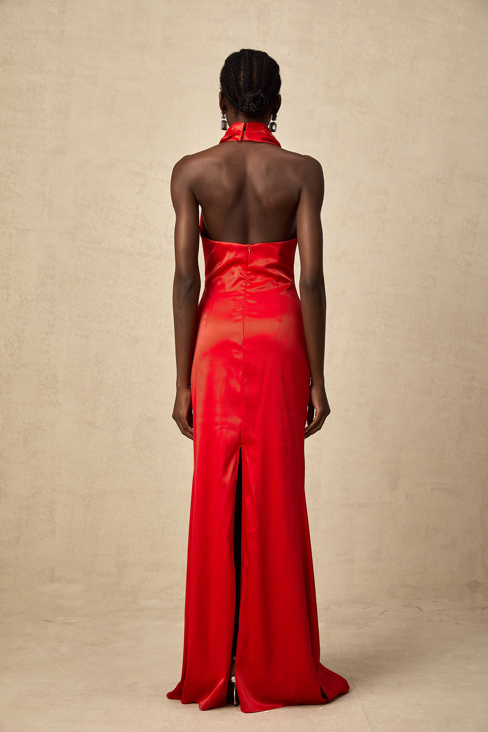 Levoire | Robe Maxi Drapée Satin Rouge À Dos Nu