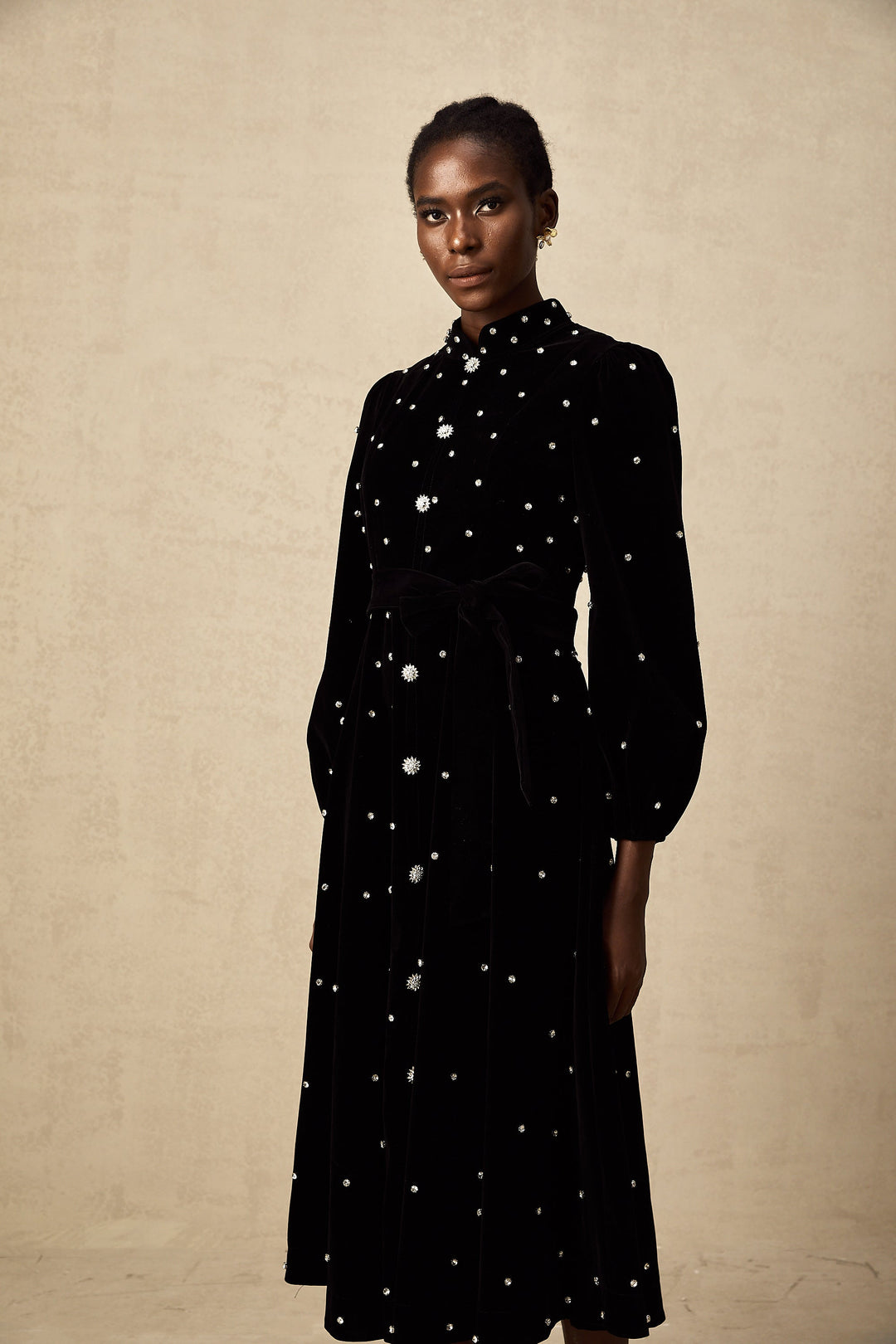 Levoire | Robe Midi En Velours Noir Ornée