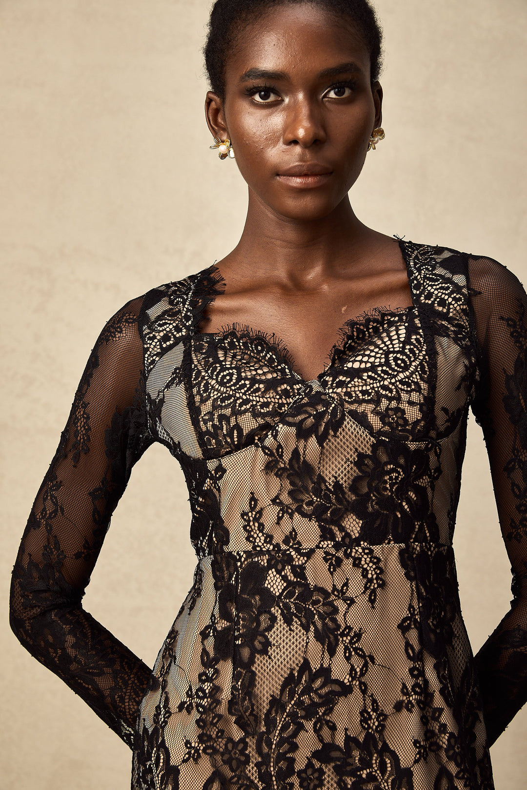 Levoire | Robe Mini En Dentelle Brodée De Fleurs Noires