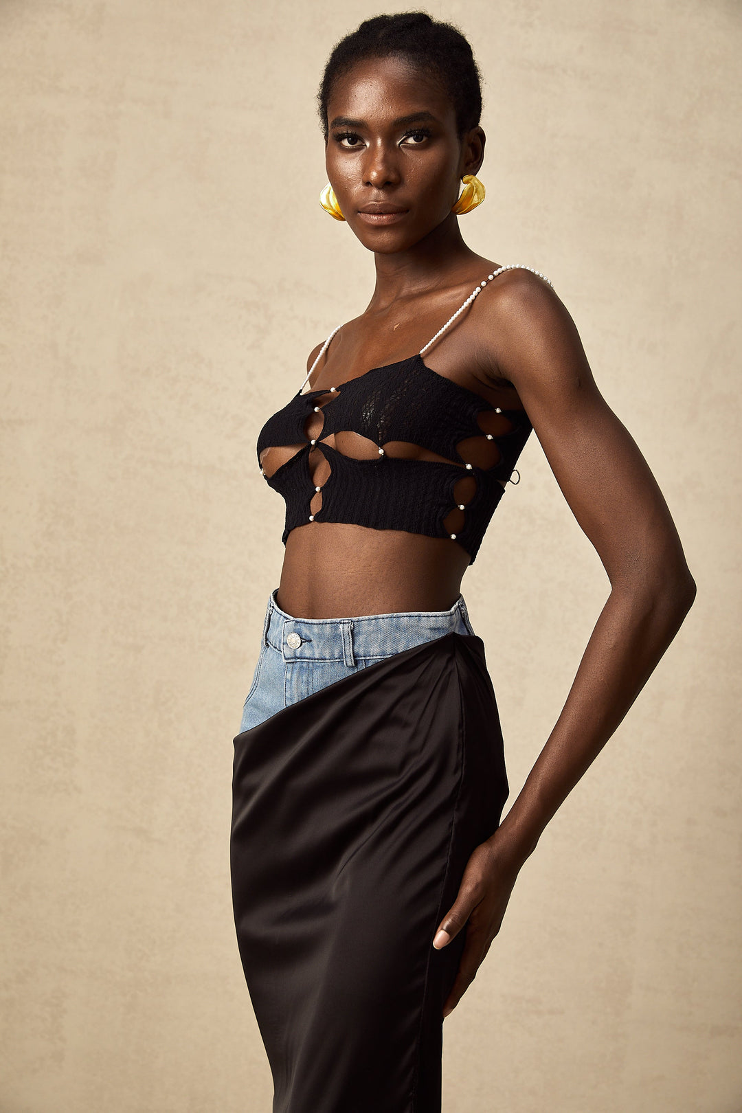 Levoire | Faux Perle Orné Découpe Top Court