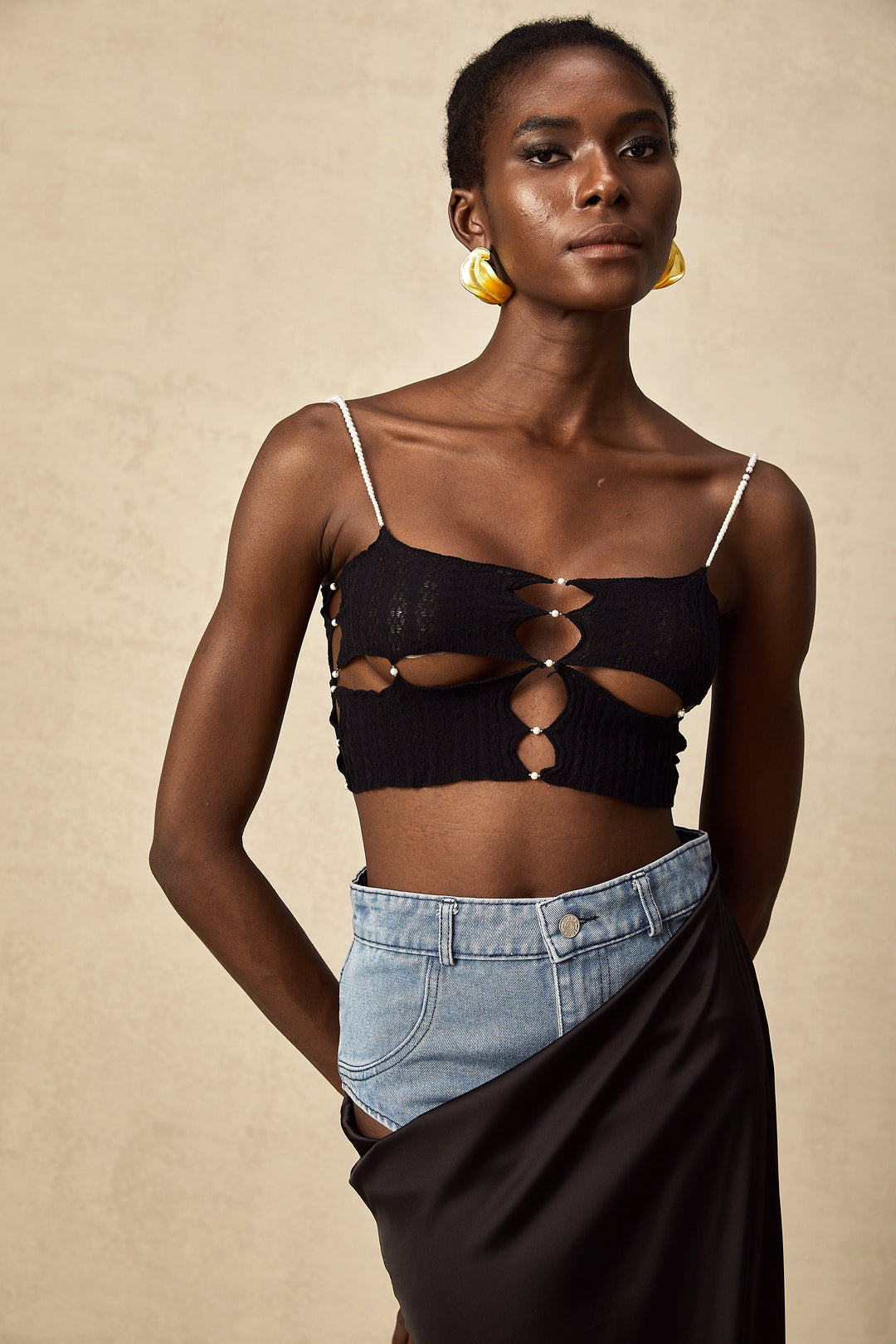 Levoire | Faux Perle Orné Découpe Top Court