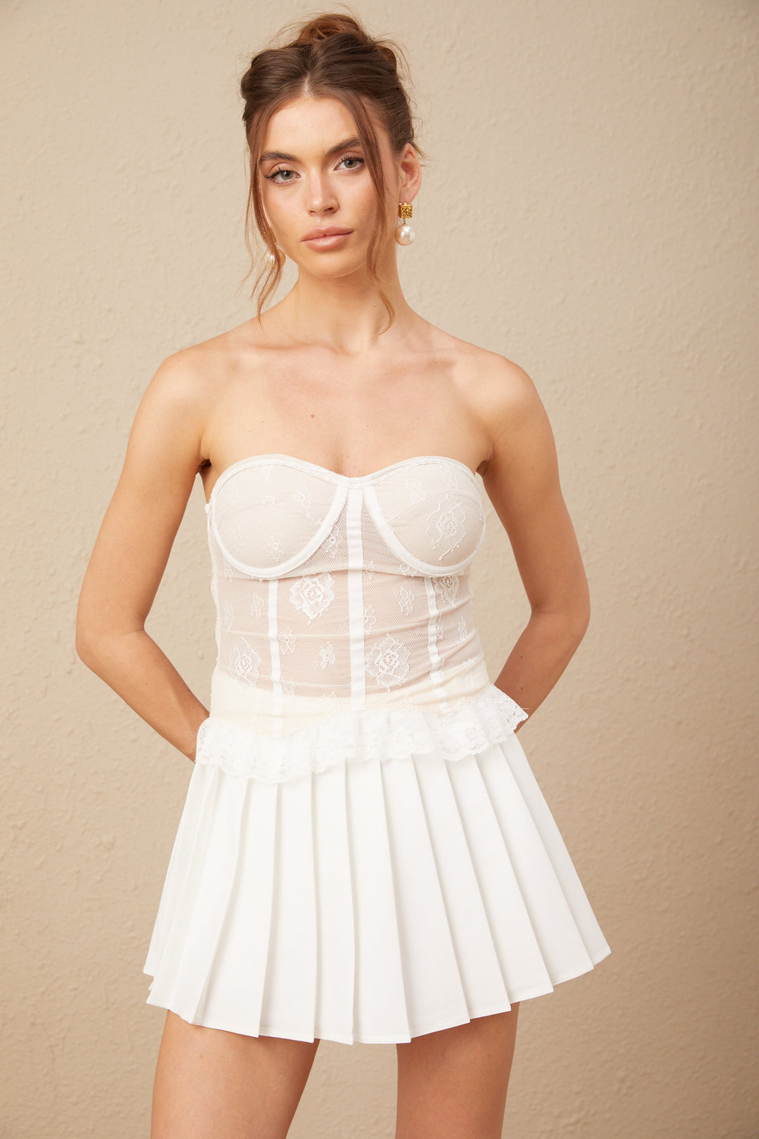 Levoire | Blanc Top En Dentelle & Jupe Ensemble Coordonné