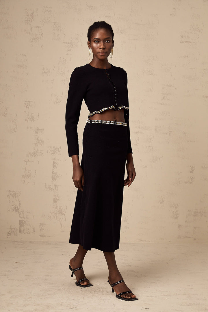 Levoire | Pull En Tricot Noir Orné Et Ensemble De Jupe Assortie