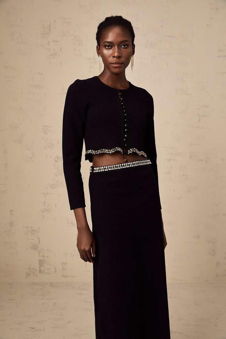 Levoire | Pull En Tricot Noir Orné Et Ensemble De Jupe Assortie