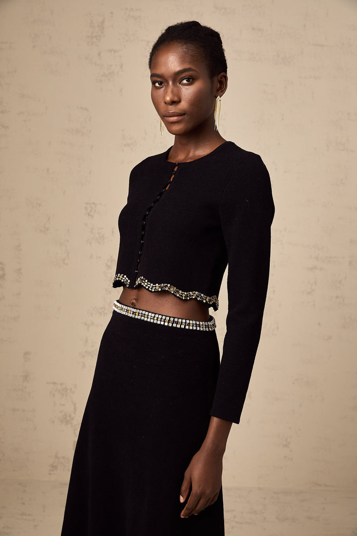 Levoire | Pull En Tricot Noir Orné Et Ensemble De Jupe Assortie