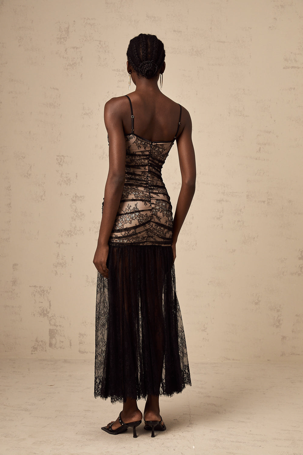Levoire | Robe Midi À Volants En Dentelle Brodée De Fleurs