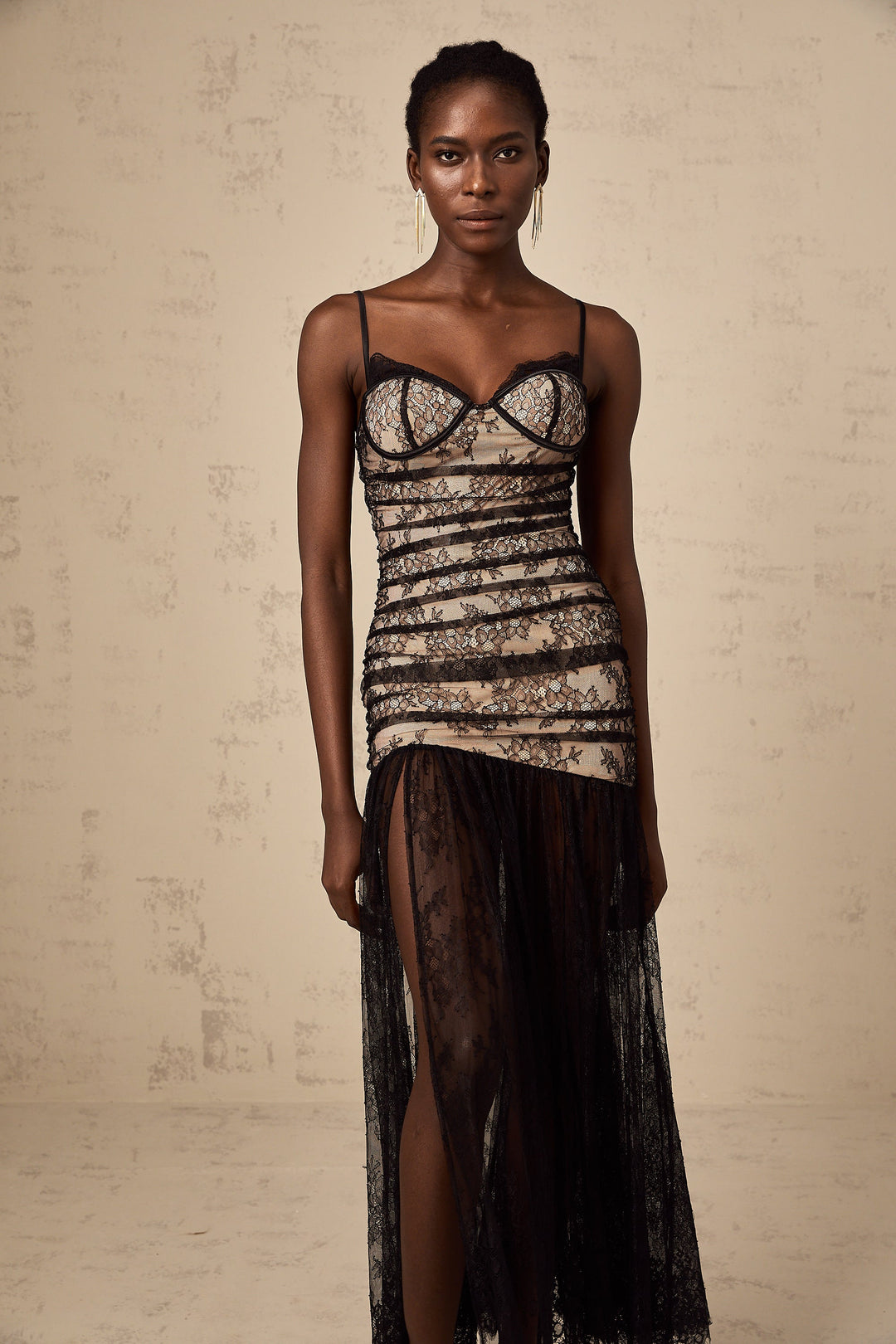 Levoire | Robe Midi À Volants En Dentelle Brodée De Fleurs