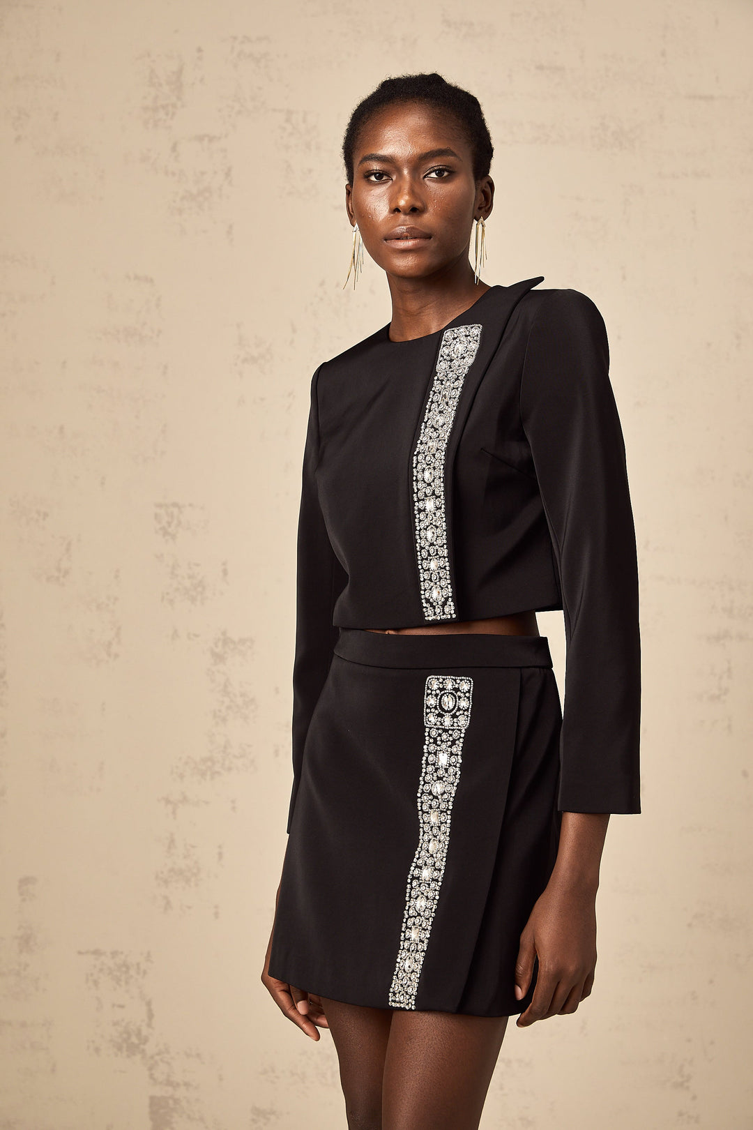 Levoire | Haut De Tenues Avec Cristaux Noirs Et Jupe Ensemble Assorti