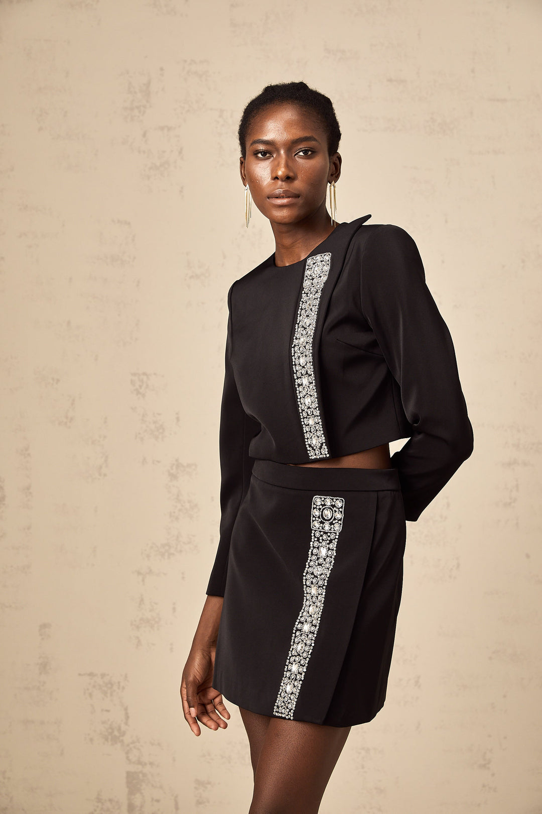 Levoire | Haut De Tenues Avec Cristaux Noirs Et Jupe Ensemble Assorti