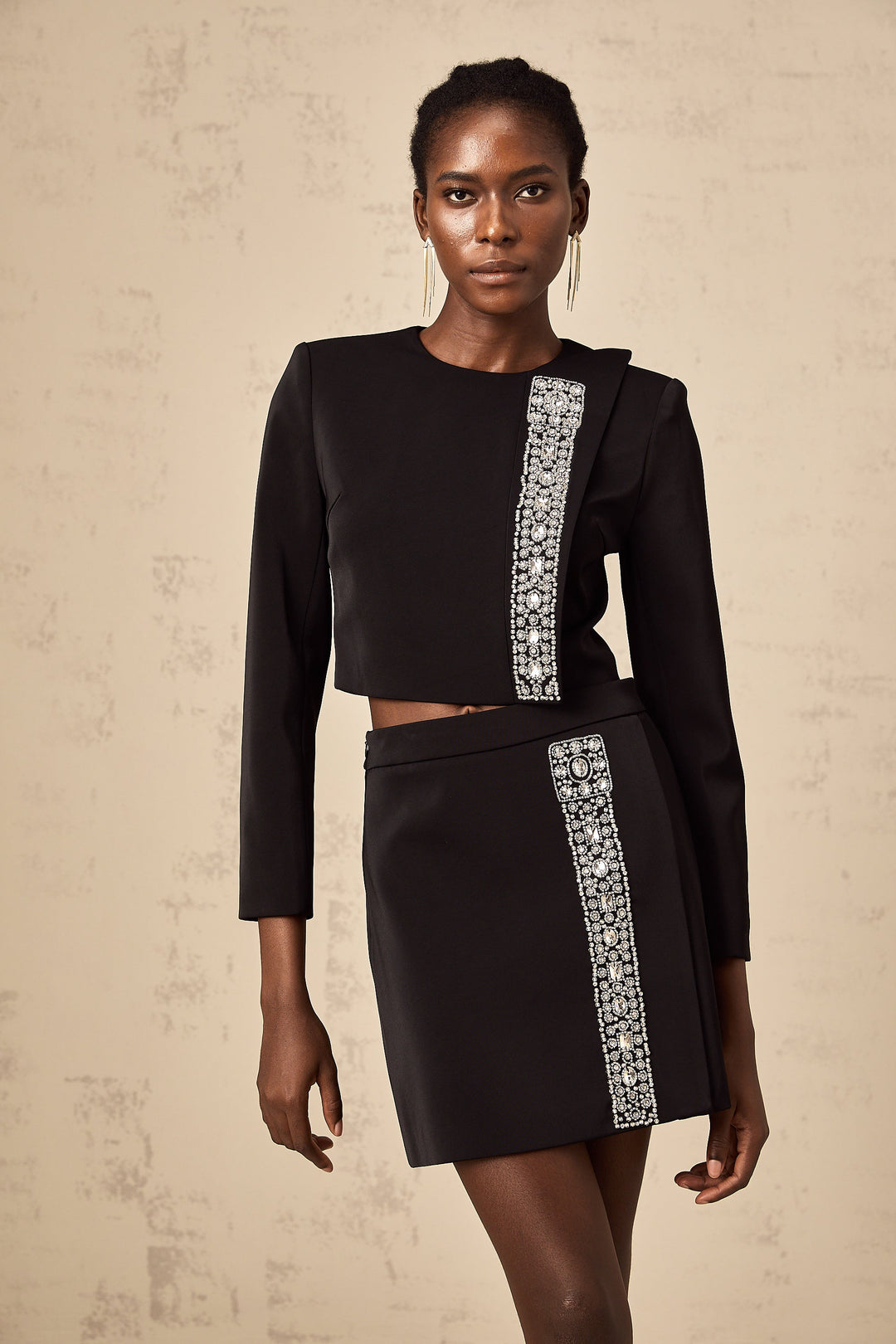 Levoire | Haut De Tenues Avec Cristaux Noirs Et Jupe Ensemble Assorti