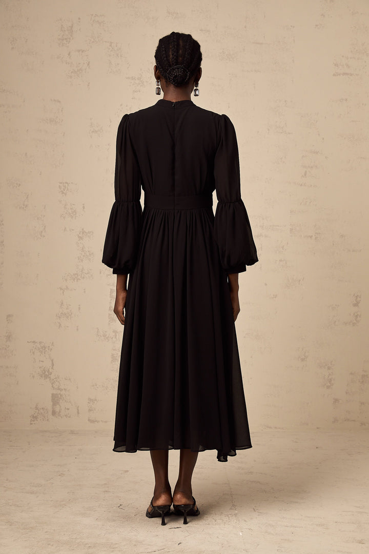 Levoire | Robe Midi Noire Plissée À Boutons Sur Le Devant